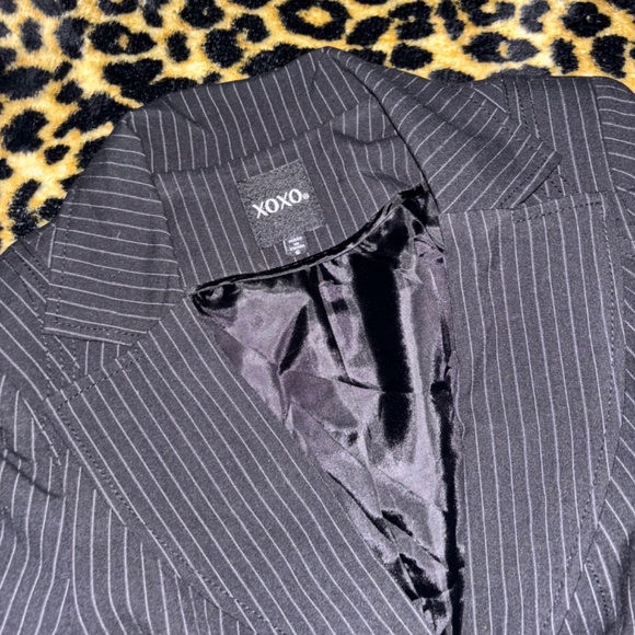 xoxo black pinstriped blazer - Picture 2 of 5